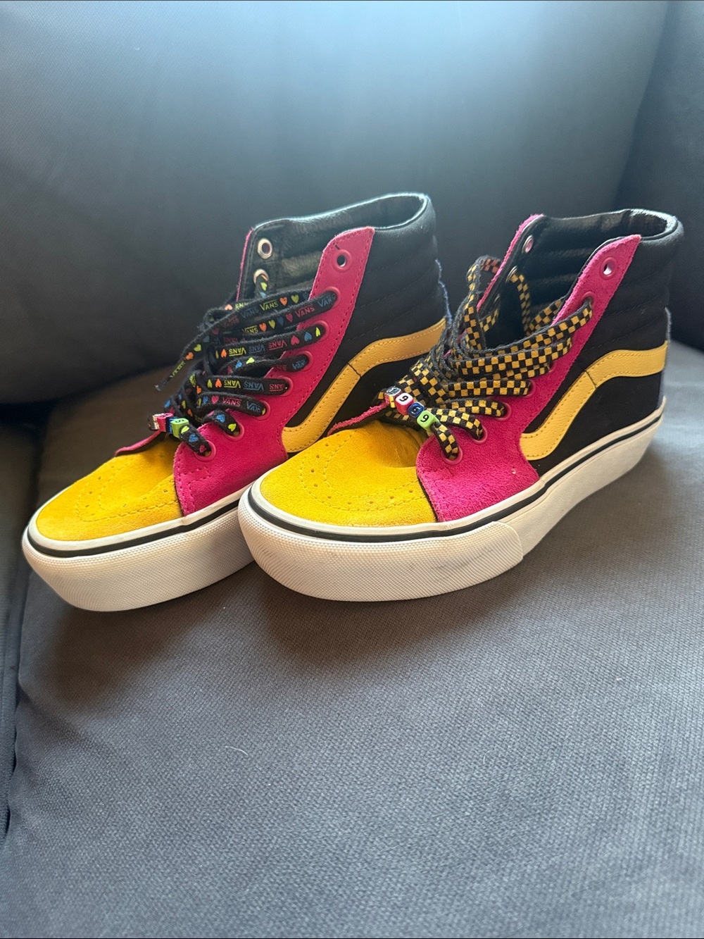 Vans women’s  High-Top Sneakers in Yellow and Pink with Checkerboard Laces - Picture 2 of 9